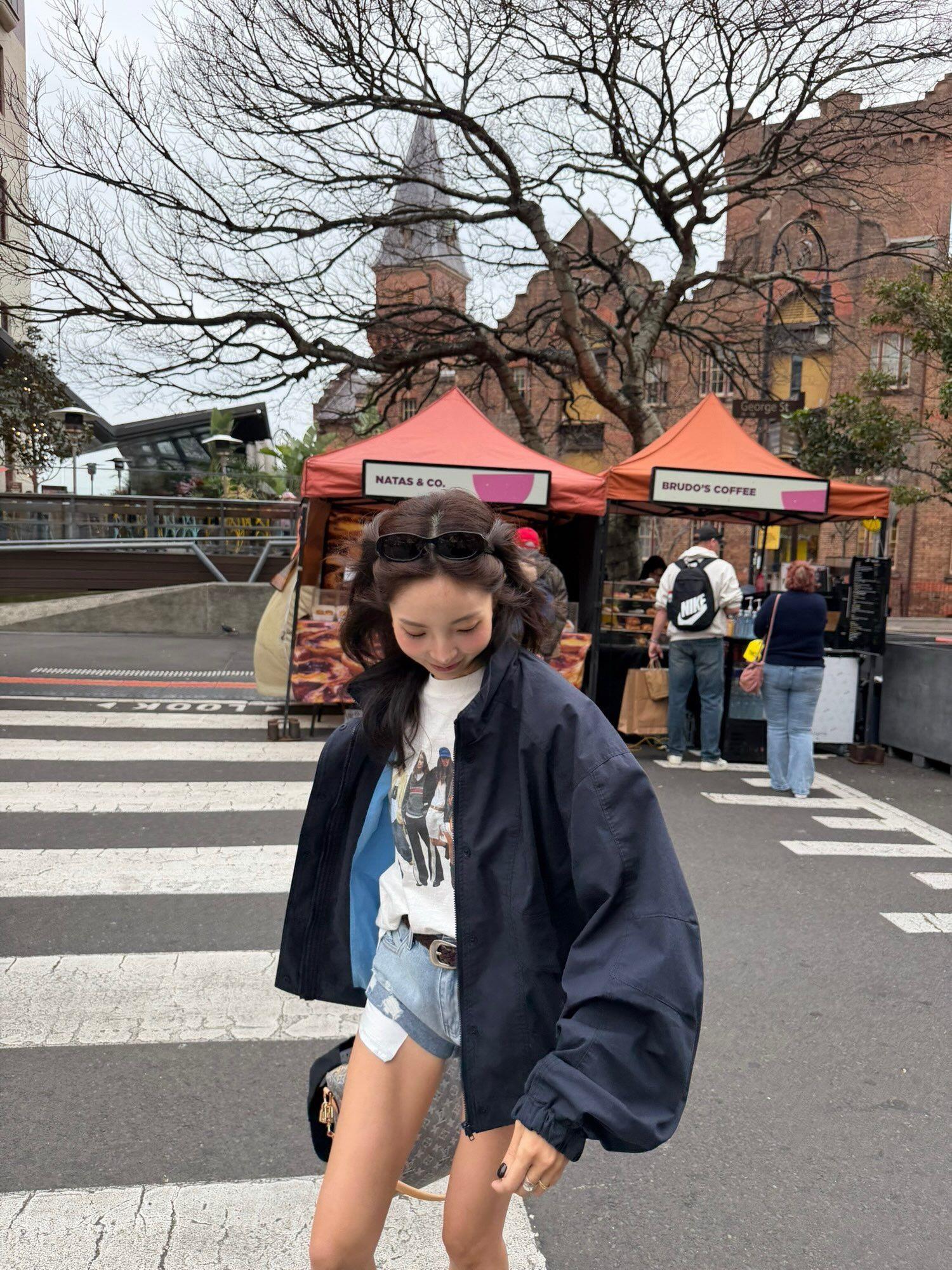 割破反摺迷你牛仔褲